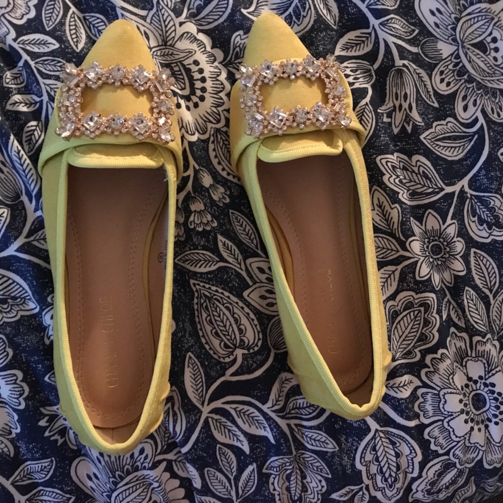 cassie & chloe lime/yellow flats with rhinestone deco, size 6